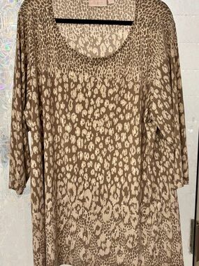 Belle by Kim Gravel Taupe and Cream Animal-Print Scoop Neck Tunic